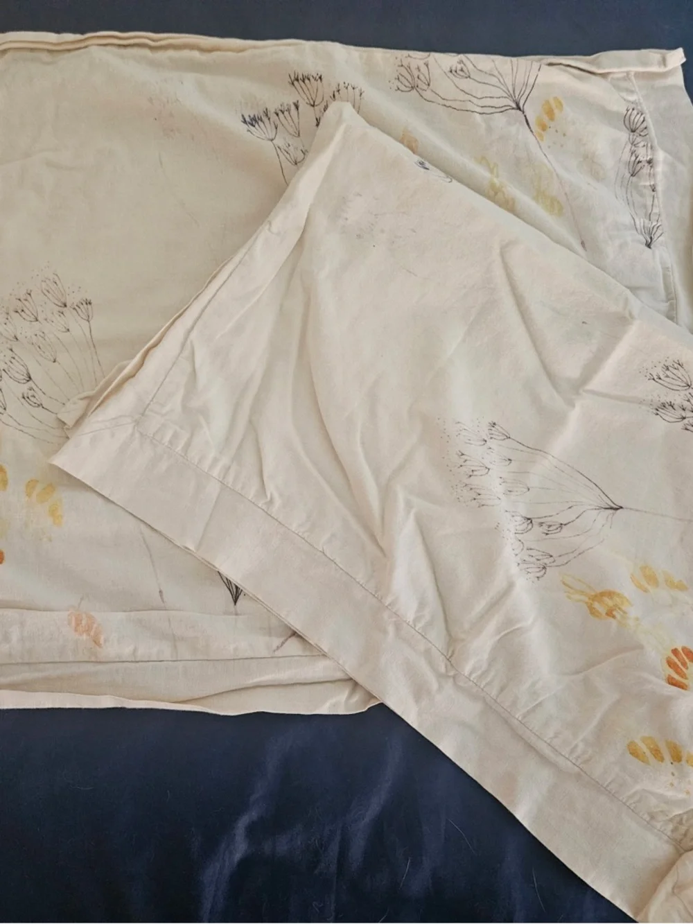 Anthropologie queen Garden Buzz duvet w/ 2 standard shams. Linen cotton blend.